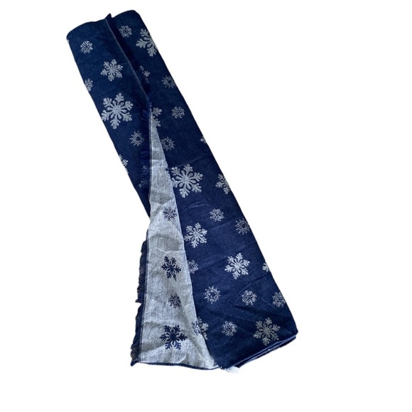Talbots Cotton Blend Wrap/Wide Scarf. Reversible. Snowflake. - Picture 1 of 8